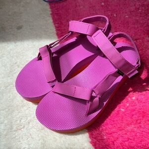 Teva Flatform Universal Sandal Pink Orange Size 10